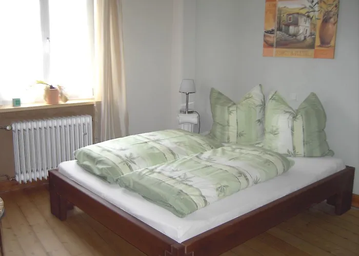 אורחן Gasthaus Strohe 3*