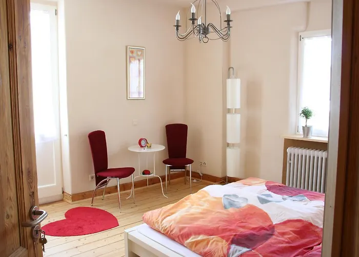 אורחן Gasthaus Strohe 3*