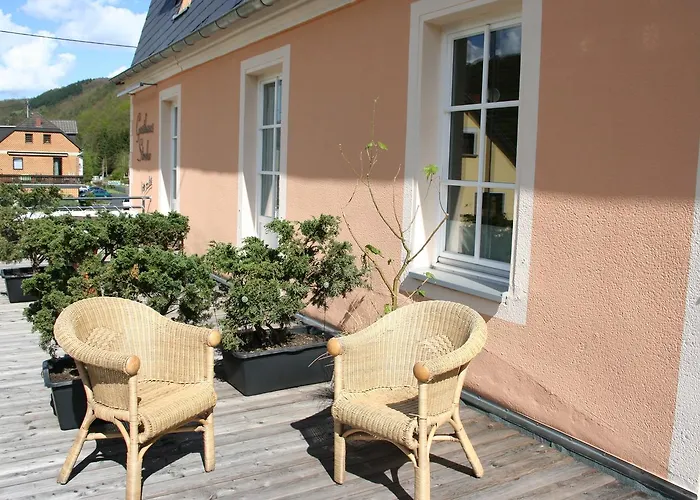 אורחן Gasthaus Strohe 3*